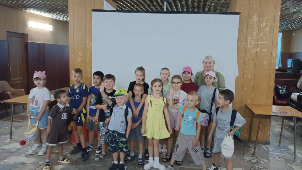 Азбуку дорожную детям знать положено